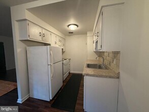 412 N Wayne Ave in Radnor, PA - Building Photo - Building Photo
