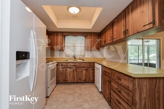 833 Pine Forest Trail W in Port Orange, FL - Foto de edificio - Building Photo