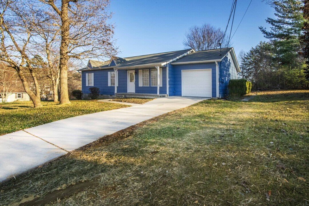 6600 Woodcock Cir in Knoxville, TN - Building Photo