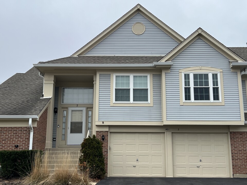 401 Cromwell Cir in Bartlett, IL - Building Photo