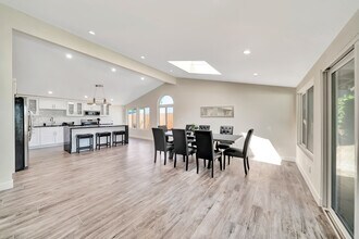 5852 McDonie Ave in Los Angeles, CA - Building Photo - Building Photo