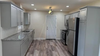 1310 Orchard Dr in Merrillville, IN - Foto de edificio - Building Photo