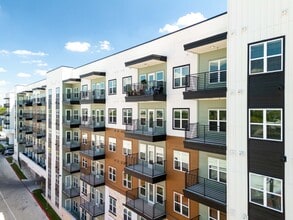 Henderson on Reinli in Austin, TX - Building Photo - Building Photo