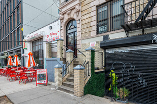 234 Metropolitan Ave in Brooklyn, NY - Foto de edificio - Building Photo