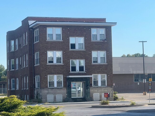 property at 524 S Grand Ave E
