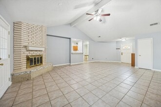 3615 Kingston Vale Dr in Houston, TX - Foto de edificio - Building Photo