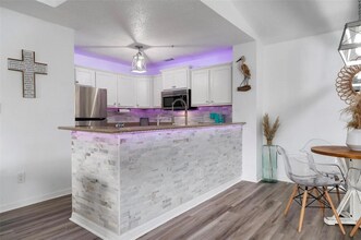 4057 Crockers Lake Blvd in Sarasota, FL - Building Photo - Building Photo