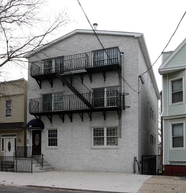 19 Van Wagenen Ave in Jersey City, NJ - Building Photo - Building Photo