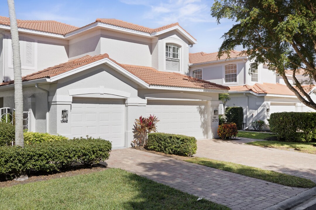 2175 Arielle Dr in Naples, FL - Building Photo