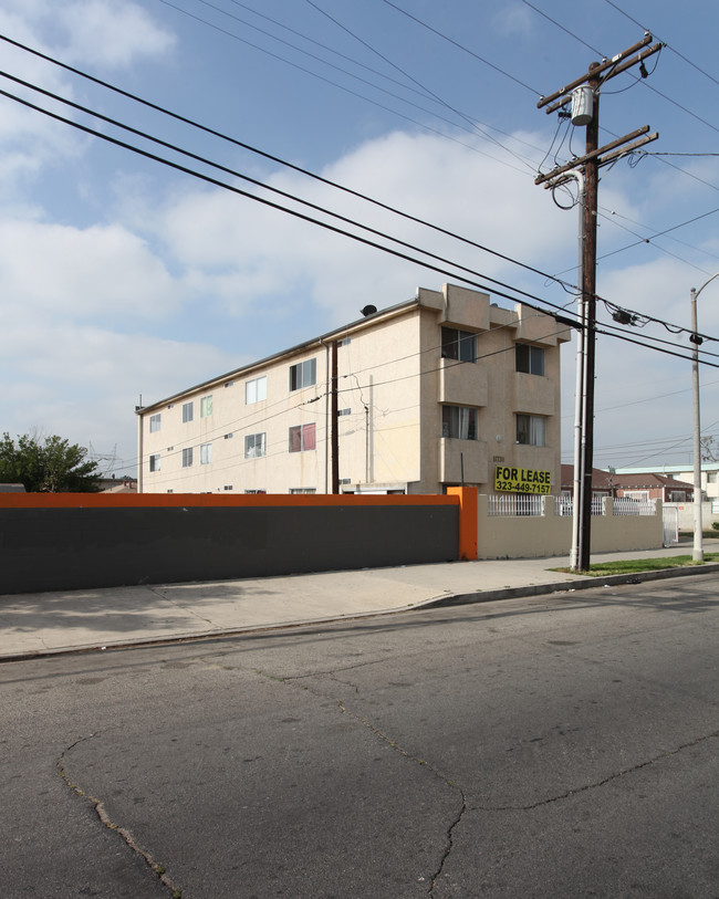 11730 Runnymede St in North Hollywood, CA - Building Photo - Building Photo