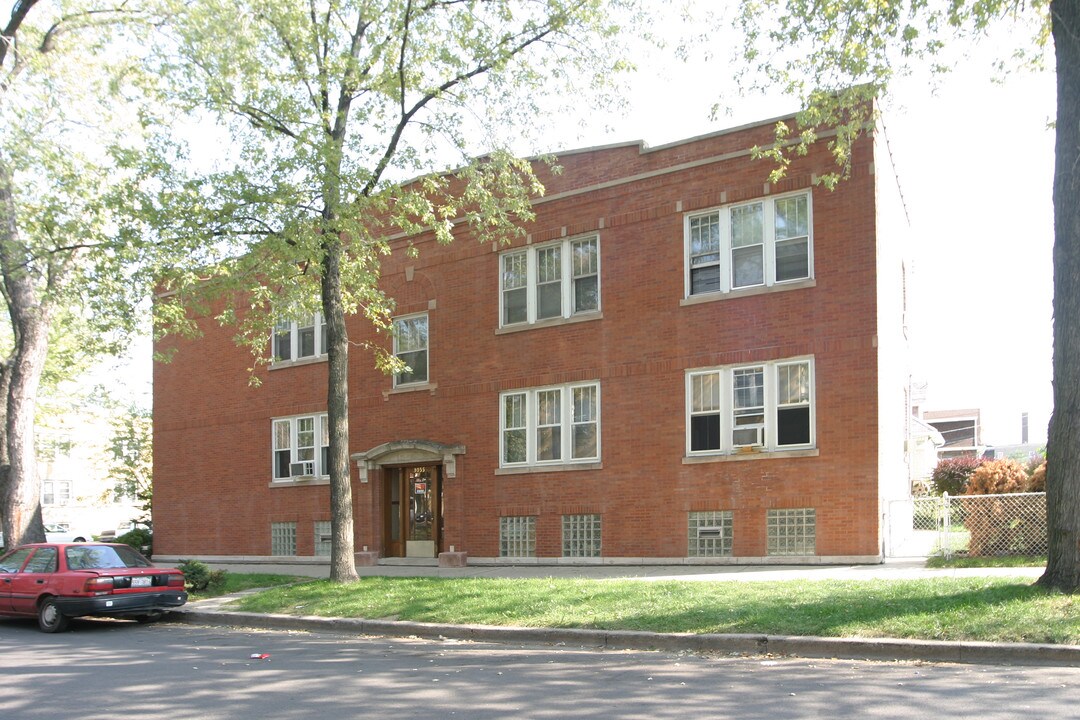 3055 N Lockwood Ave in Chicago, IL - Building Photo