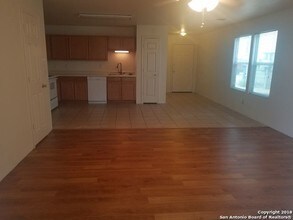 8024 Maverick Climb in San Antonio, TX - Building Photo - Building Photo