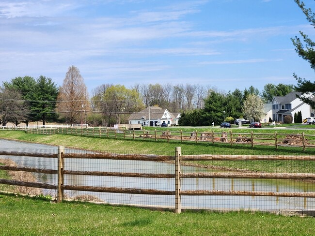 Ponds at Village Green in Sinking Spring, PA - Building Photo - Building Photo
