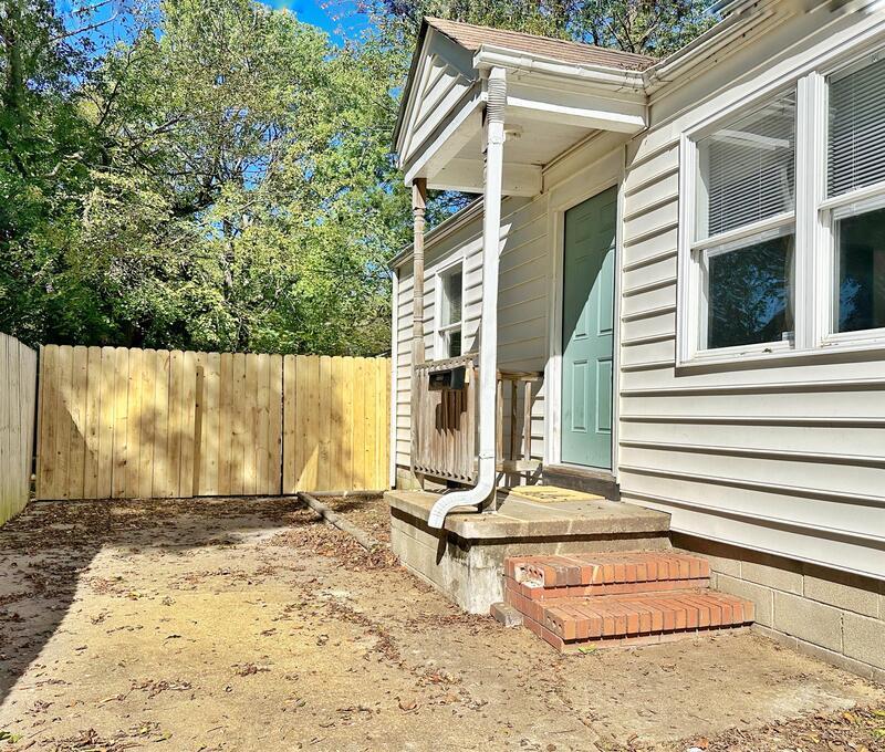 852 W 48th St in Norfolk, VA - Building Photo