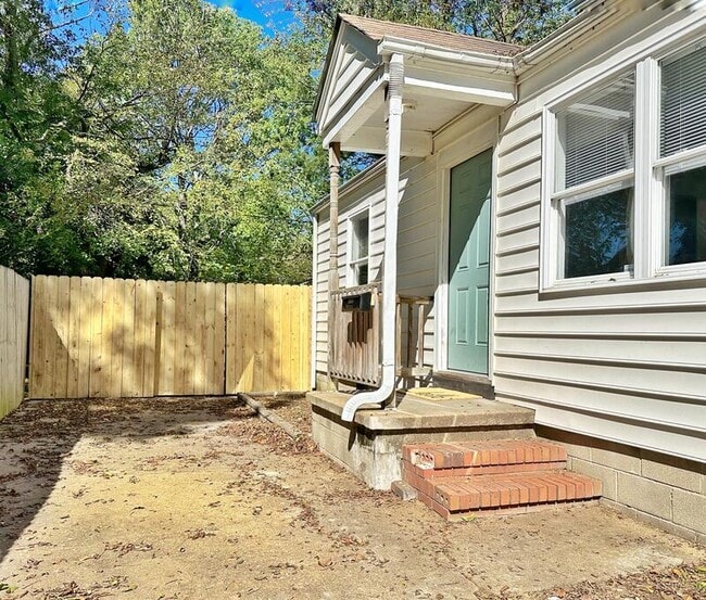 property at 852 W 48th St