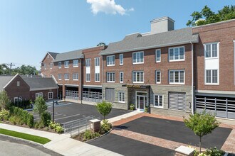 100 East in Greenwich, CT - Building Photo - Building Photo