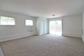 713 S Hawthorne St in Kennewick, WA - Building Photo - Building Photo