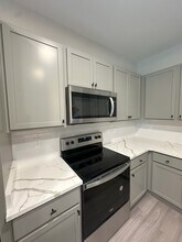 467 1st St in Mary Esther, FL - Building Photo - Building Photo