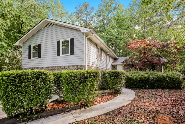 property at 2264 Old Concord Dr SE