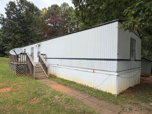 99 Red Bird Ln in Rustburg, VA - Building Photo - Building Photo