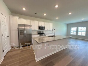 121 Old Grand St in Summerville, SC - Building Photo - Building Photo