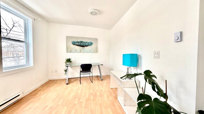 136 Bérard Rue in Montréal, QC - Building Photo - Building Photo