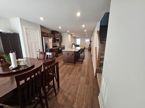 18347 Centennial Cir in Ruther Glen, VA - Foto de edificio - Building Photo