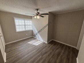 403 Rhode Island St in Beebe, AR - Building Photo - Building Photo