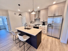 18 Woburn St in Reading, MA - Building Photo