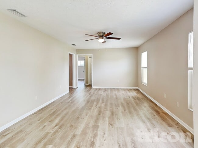 604 Barkfield Loop in Brandon, FL - Foto de edificio - Building Photo