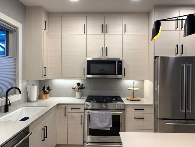 property at 2160 Dennison Ln