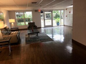 3002 NE 5th Terrace in Wilton Manors, FL - Building Photo - Building Photo