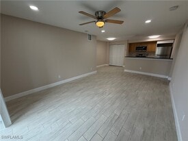 5317 Summerlin Rd in Ft. Myers, FL - Building Photo