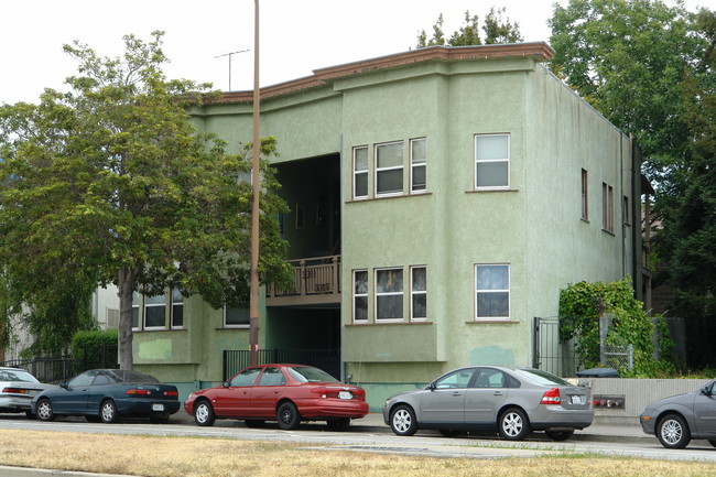 3055-3061 Adeline St in Berkeley, CA - Building Photo - Building Photo