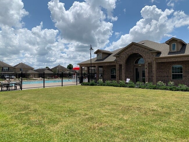 property at 5722 S Brenwood Dr