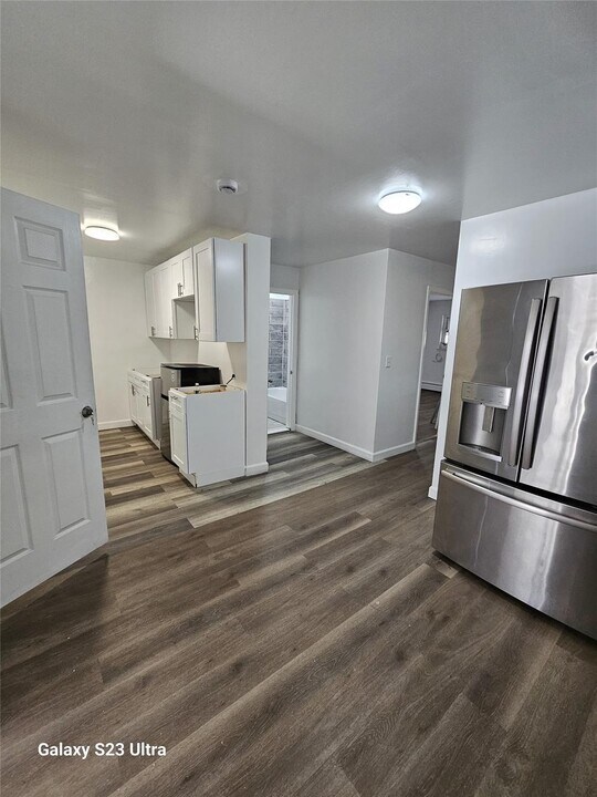 448 Screvin Ave-Unit -2 bedroom unit in Bronx, NY - Building Photo