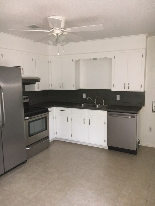 159 Par Rd 127 in Leesville, LA - Building Photo