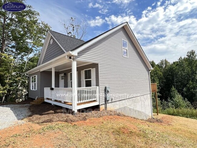 64 Great Works Drive in Dahlonega, GA - Foto de edificio - Building Photo