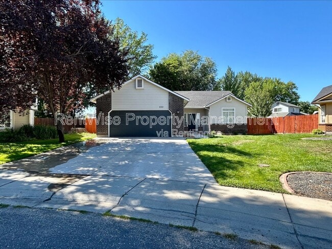 property at 690 W Konavle Ct