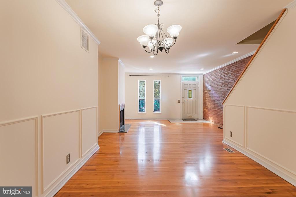 1811 Bainbridge St in Philadelphia, PA - Building Photo