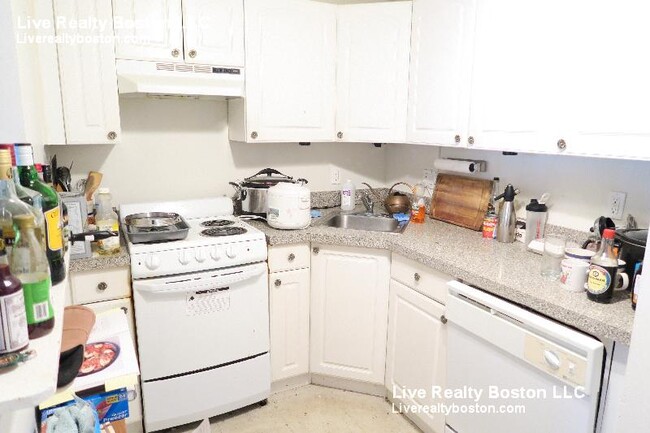 26 Allston St, Unit #5 in Boston, MA - Building Photo - Building Photo