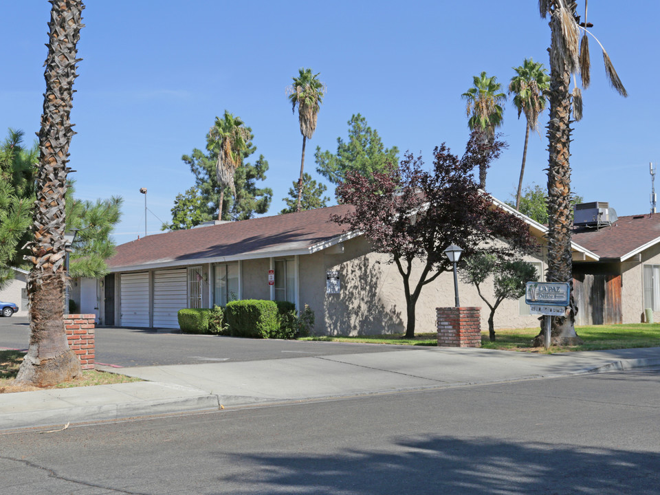 La Paz Apartments in Clovis, CA - Building Photo