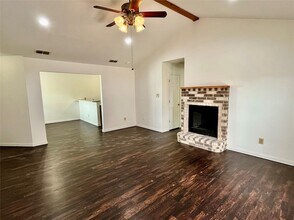 2812 Paisley St in Denton, TX - Building Photo - Building Photo
