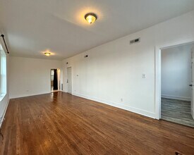 1306 S Kolin Ave, Unit 3 in Chicago, IL - Building Photo - Building Photo