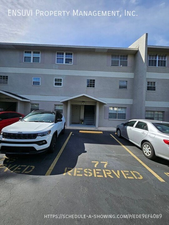 14452 Reuter Strasse Cir in Tampa, FL - Building Photo