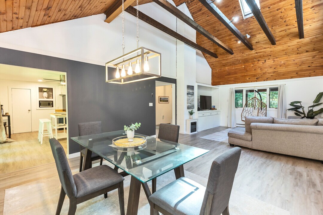 36 Venable Rd in Harrisville, NH - Foto de edificio