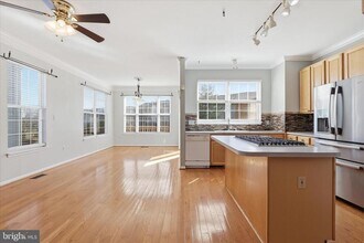 8731 Farnham Way in Linton Hall, VA - Building Photo - Building Photo