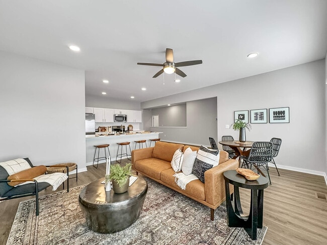 Rialto Townhomes in Waukee, IA - Building Photo - Building Photo