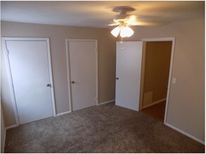 Shady Tree Apartments in Evansville, IN - Building Photo - Building Photo