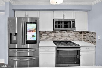 914 Aspen Dr in Plainsboro, NJ - Building Photo - Building Photo